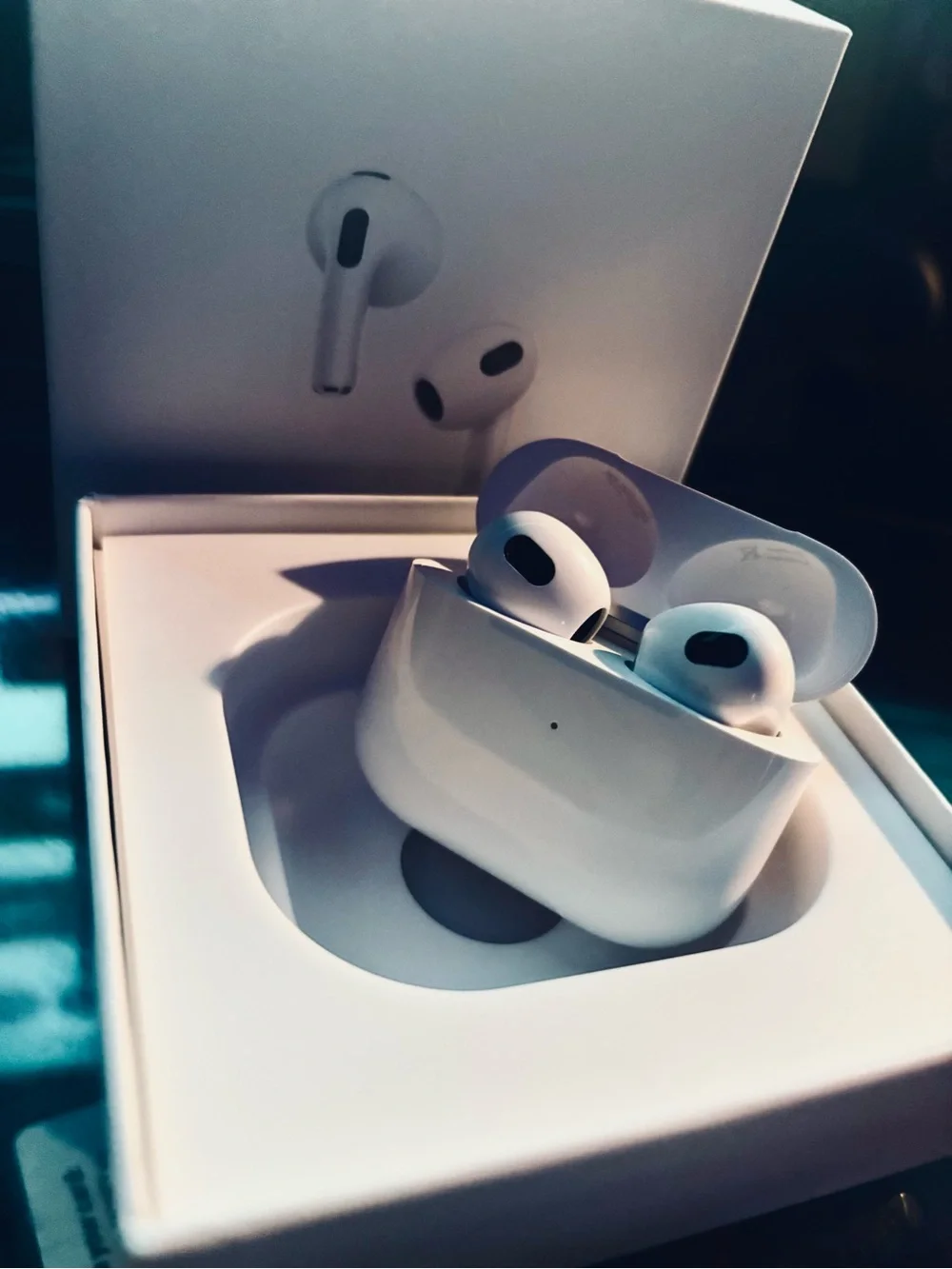Apple AirPods Pro Wireless Earbuds in White